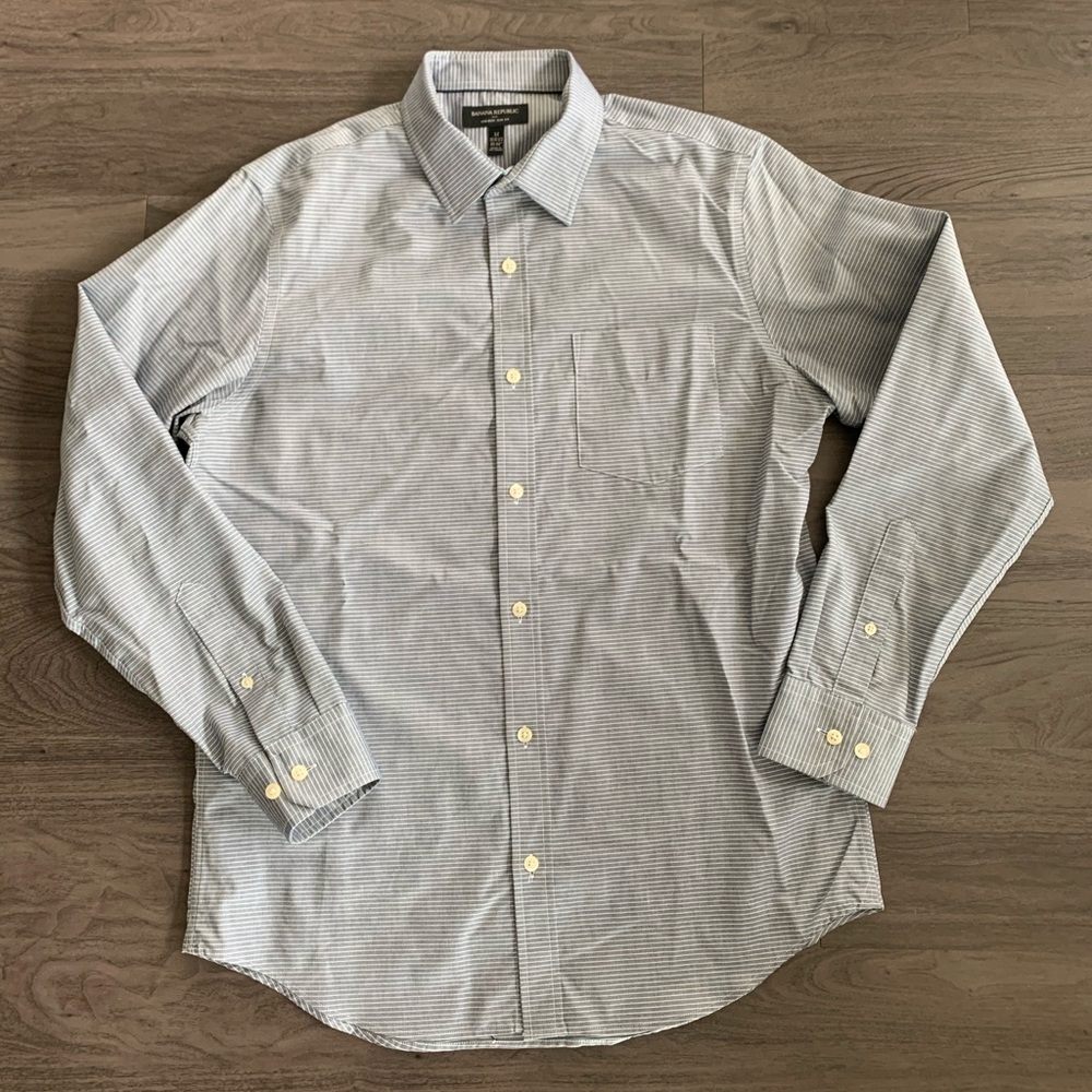 Banana Republic Men’s non iron button down shirt M